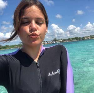 Meet your Posher, Cortina